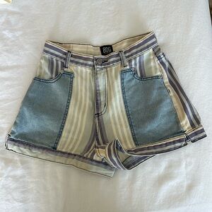 BDG MOM HIGH-RISE SHORT SIZE 26, NEVER WORN
